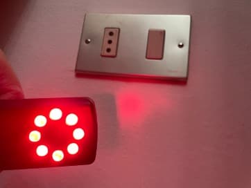 L’agenzia investigativa Octopus tiene corsi per effettuare in autonomia bonifiche da microspie audio e video a personale che tratta informazioni riservate e a chi teme d’essere video-ripreso di nascosto